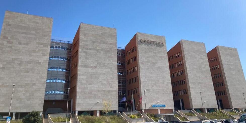 Poliziotto assenteista condannato: oltre 600 giorni “a casa” in 5 anni