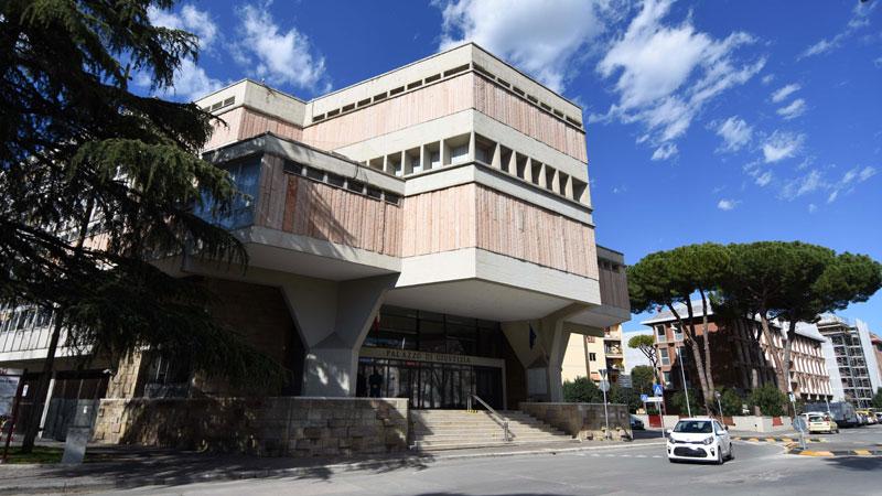 Abusi sul figlio minore disabile: sette anni di reclusione al padre