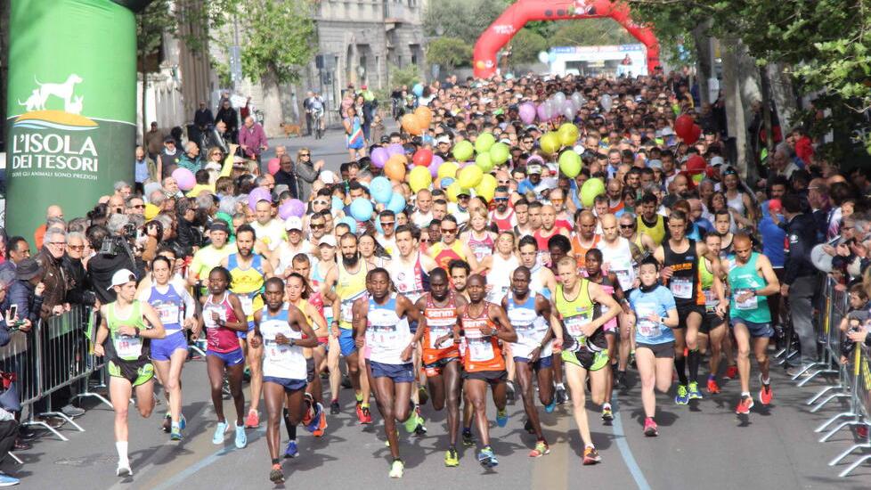 Una domenica nel segno della corsa col ritorno della Maratonina di Prato