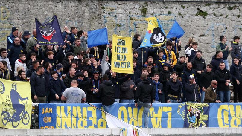 Carrarese. Parla Bozhanaj. «Un derby da fare nostro»
