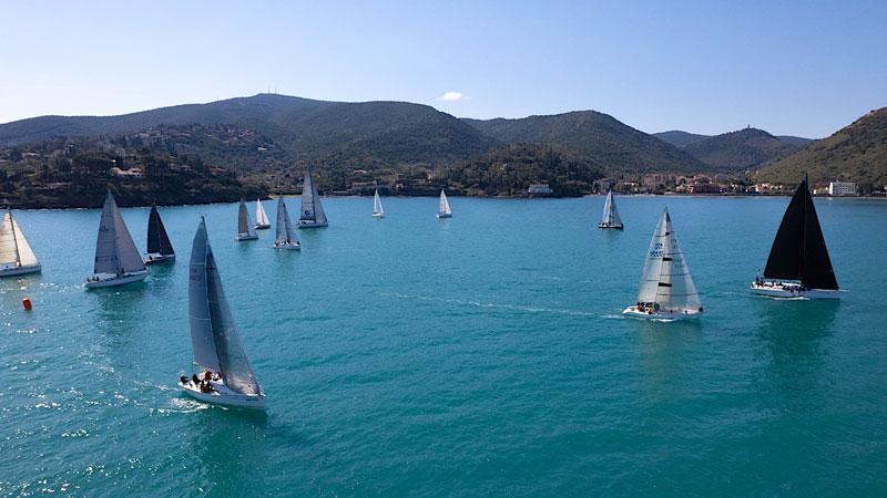 Ventidue barche e uno spettacolo. La 36ª Pasquavela è un successo