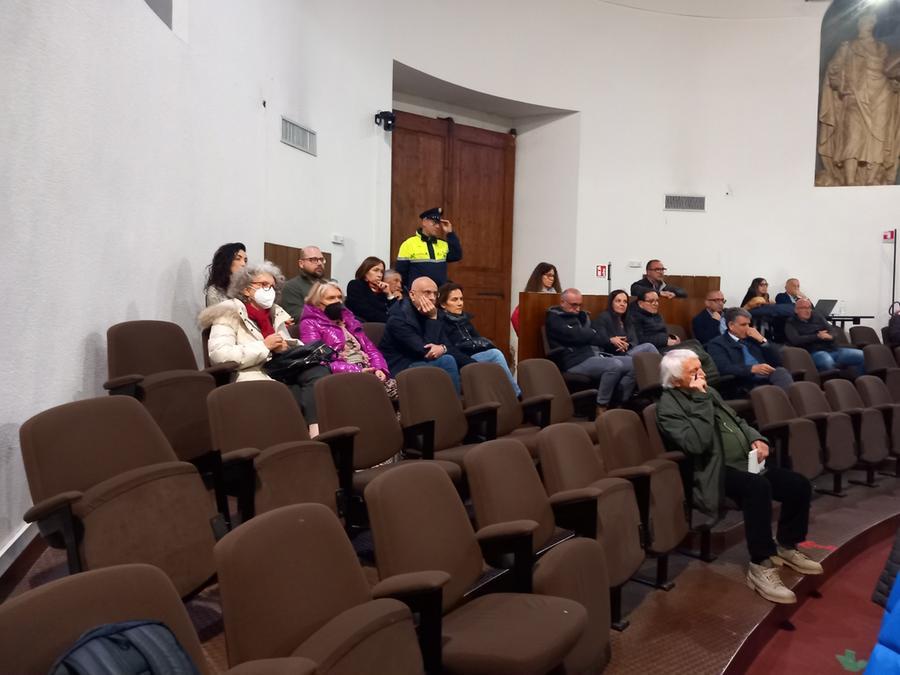 
	Alcuni esponenti del comitato assistono al consiglio comunale

