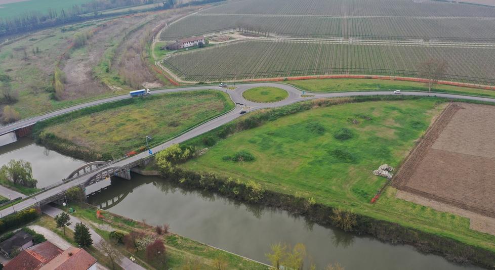 Final di Rero, chiude il vecchio ponte