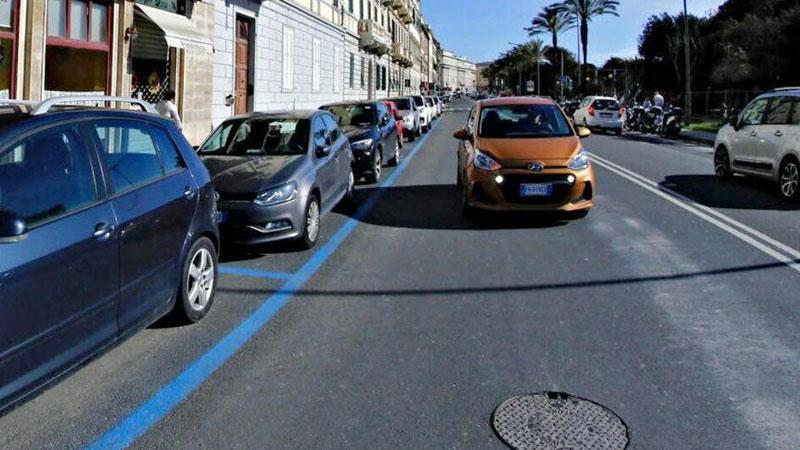 Lungomare a Livorno, entro 15 giorni via una parte degli stalli blu