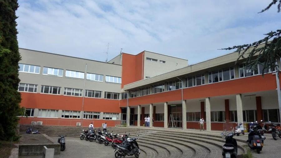 Modena, perdita d’acqua al Guarini allagate alcune aule, laboratori e archivio