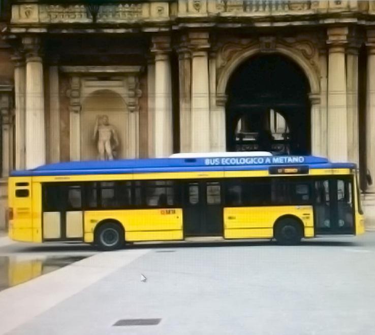 Modena Il Consiglio dice di no ai filobus in piazza Roma Ma i Verdi li difendono 
