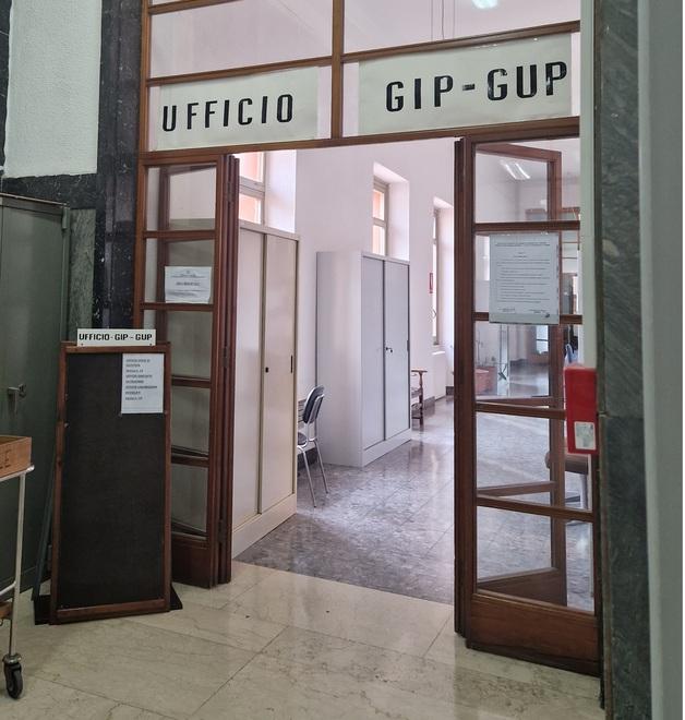 Sassari, a giudizio la mamma del bimbo annegato in giardino: «La mia condanna l’ho già avuta» 