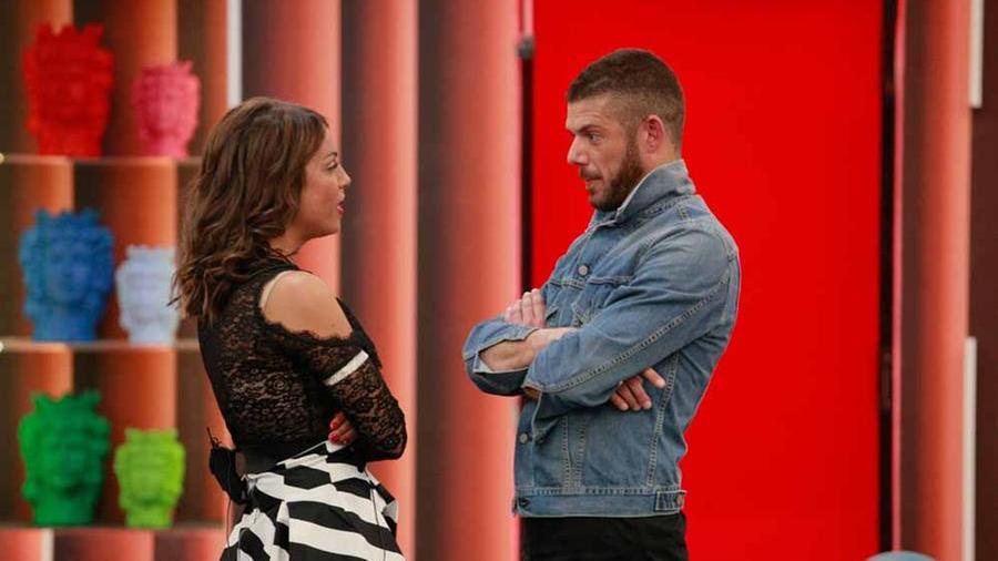 Lucca, ex fidanzato della nipote di De André nei guai per maltrattamenti e lesioni