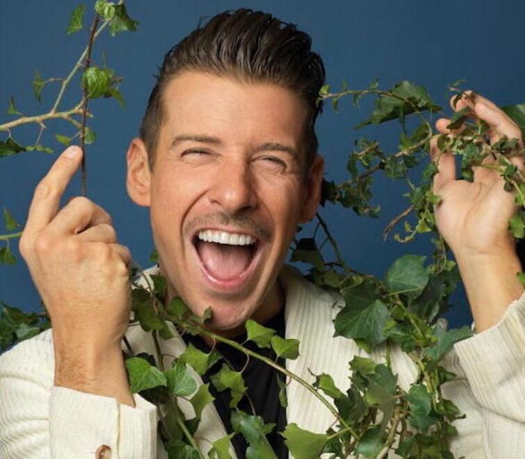 Gabbani conduttore e showman su Raiuno con “Ci vuole un fiore”