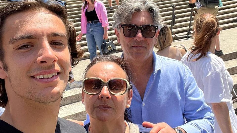 Lacrime di gioia di papà Francesco «Ci speravo? Sì, ma è tanta roba...»