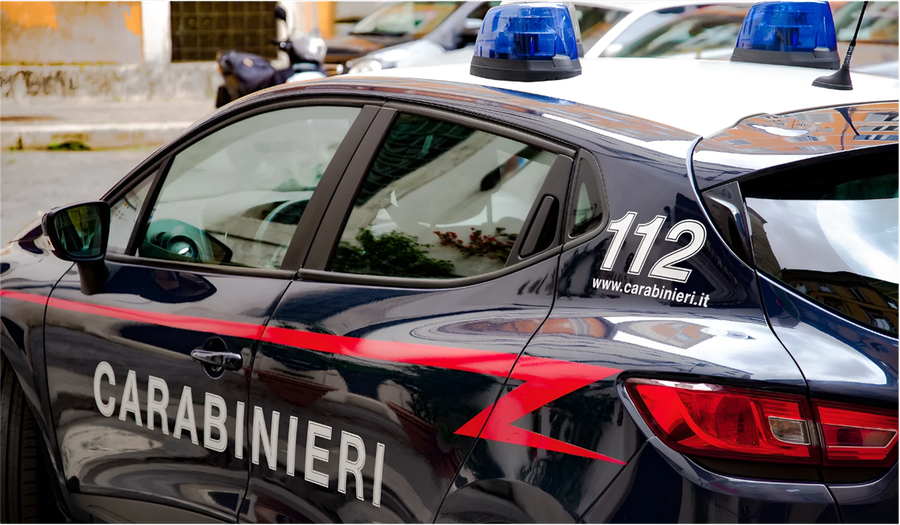 Rapina col taglierino un negozio a Follonica: bottino da appena 100 euro