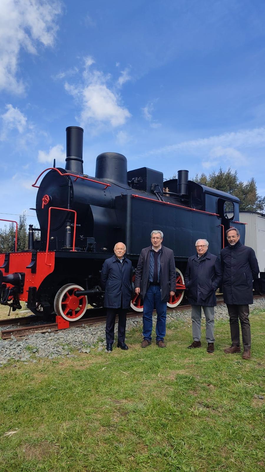 Mandas, restaurata la locomotiva Trexenta fabbricata dalla Breda