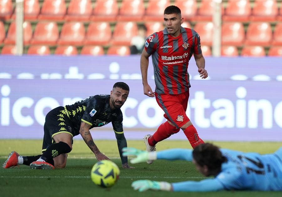 
	Un tentativo di Francesco Caputo verso la porta di Carnesecchi


