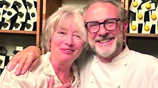 Emma Thompson in gita a Modena con tappa da Bottura «Gentile e solare, parla in italiano»