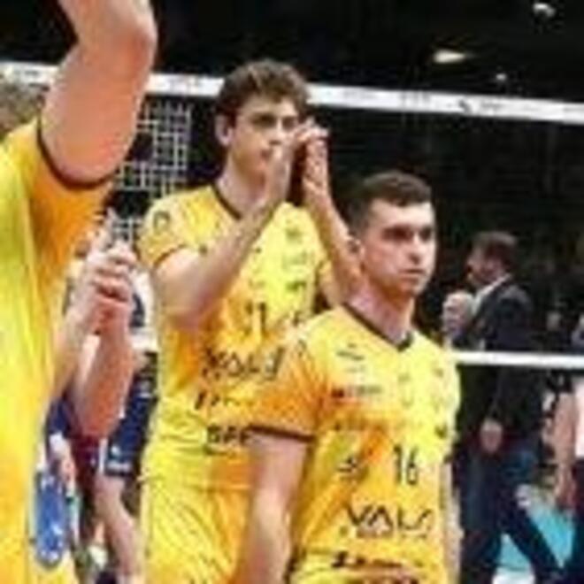 «Valsa, regalati un bel finale  Che  abbraccio dalla città»