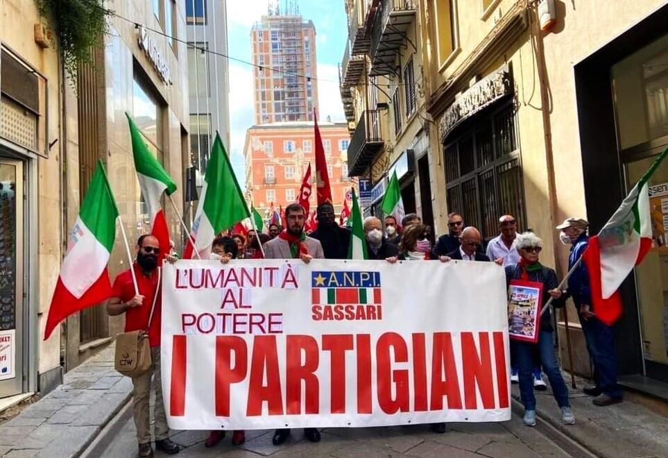 Anpi, la marcia dei nuovi partigiani: «Perché siamo sempre antifascisti»