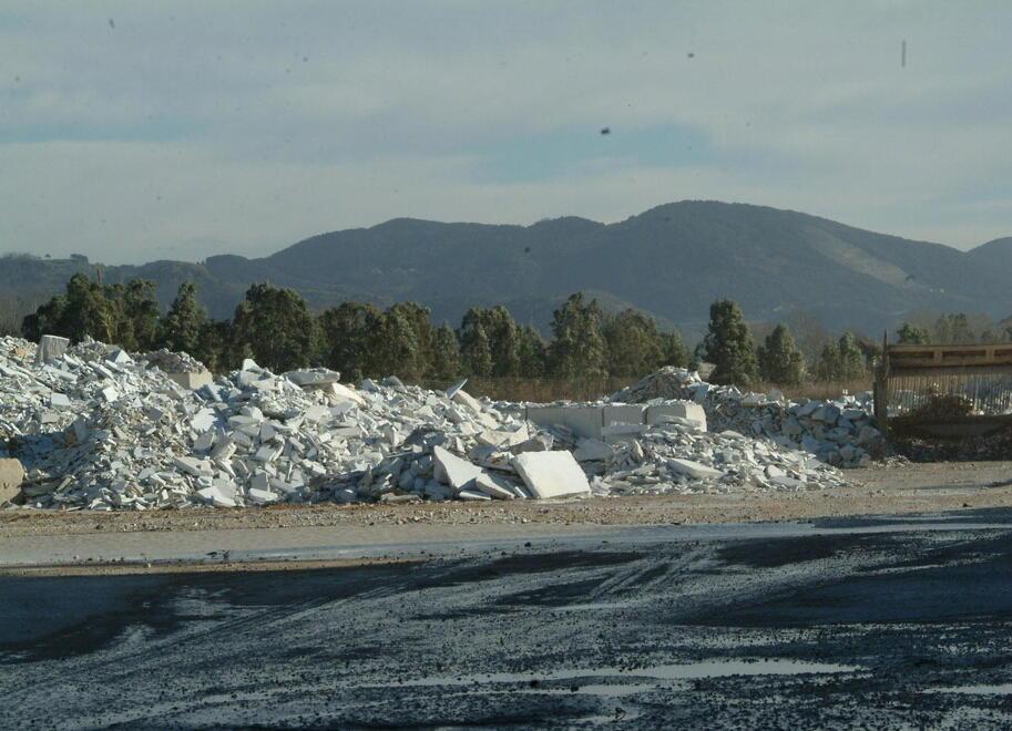 L’ex cava del Brentino (foto d’archivio)
