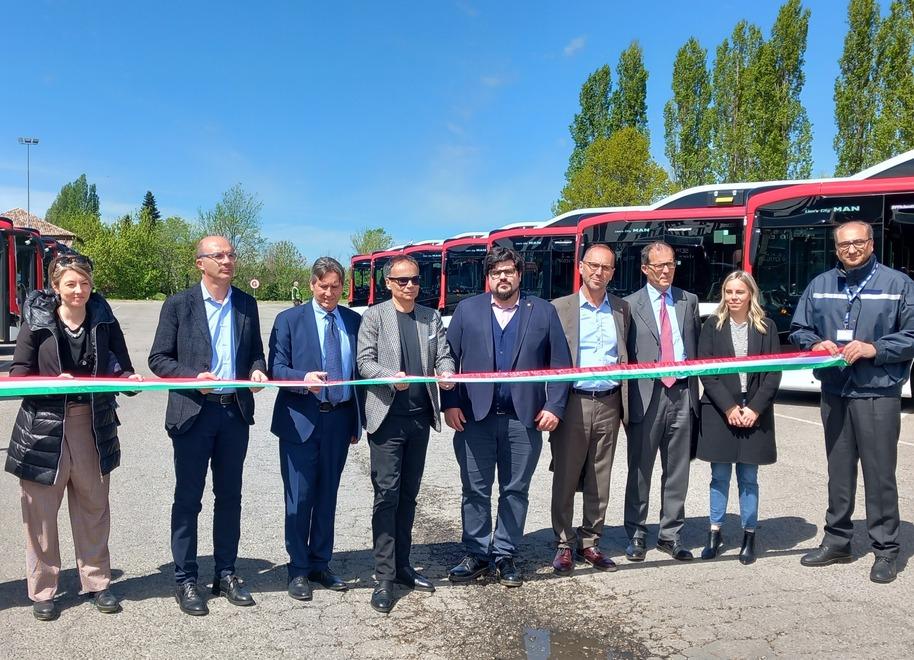 Seta rinnova la flotta urbana di Reggio Emilia: «Basta Gpl, tutti autobus a metano»