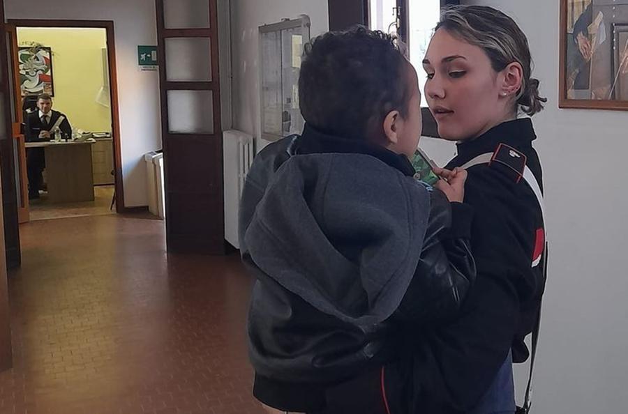 Portomaggiore, si allontana da casa: bimbo ritrovato dai carabinieri