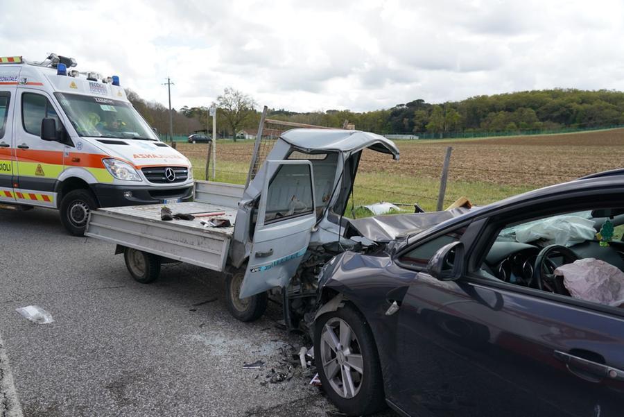 
	I mezzi coinvolti nel frontale (foto di Franco Silvi)

