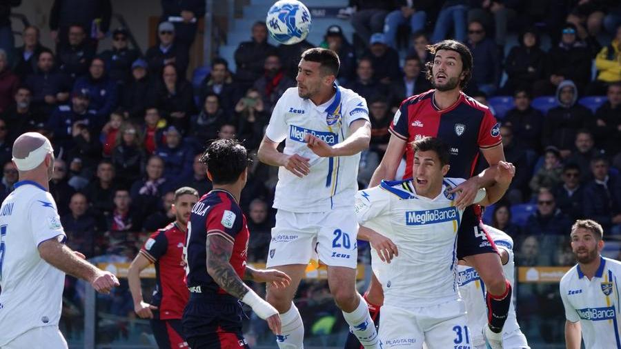 Ancora una pari per il Cagliari: 0-0 contro il Frosinone