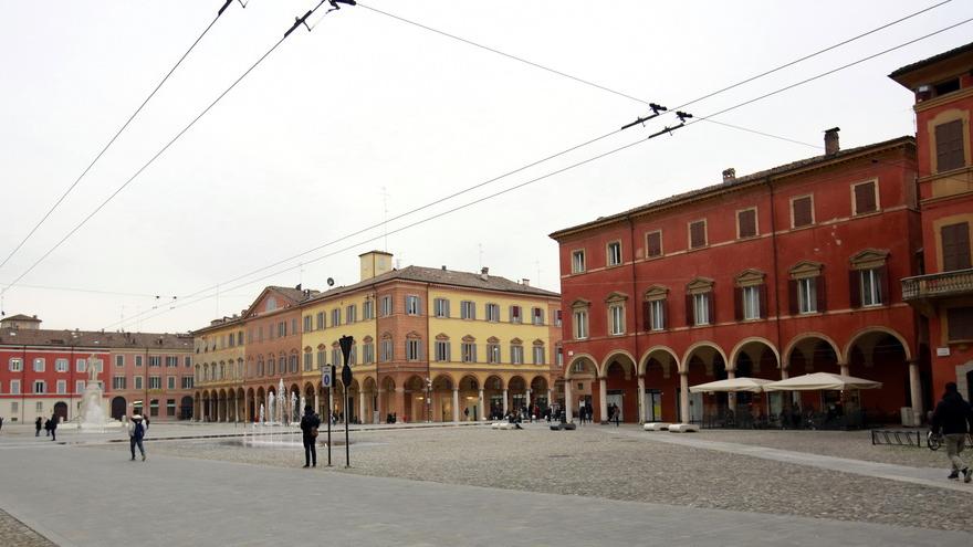 Modena Piazza Roma, via allo studio per “spostare” il filobus 
