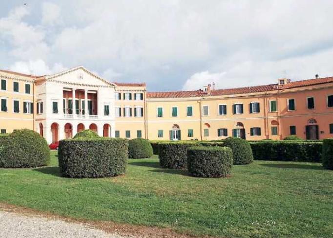 Il complesso ottocentesco dei Casini di Ardenza (foto Stefanini/Silvi)
