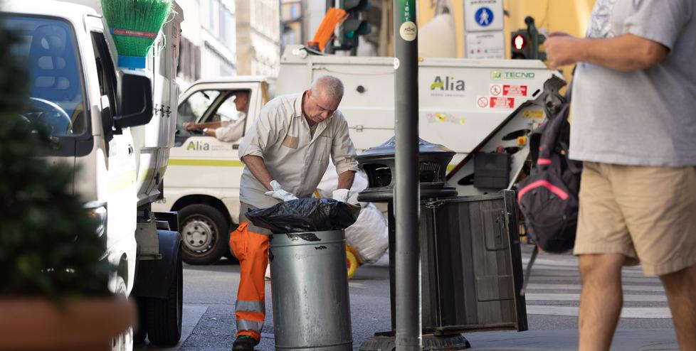 Prato, tassa dei rifiuti in aumento per i cittadini e le aziende
