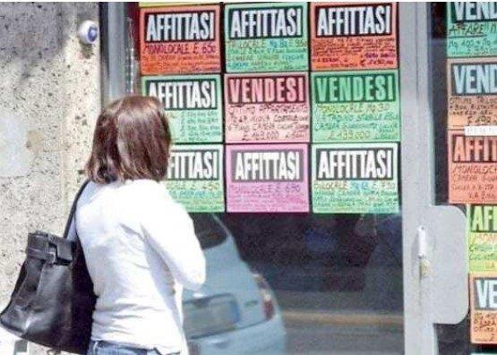 Lucca, uno sfratto al giorno. Il sindacato: «Il peggio deve ancora venire»