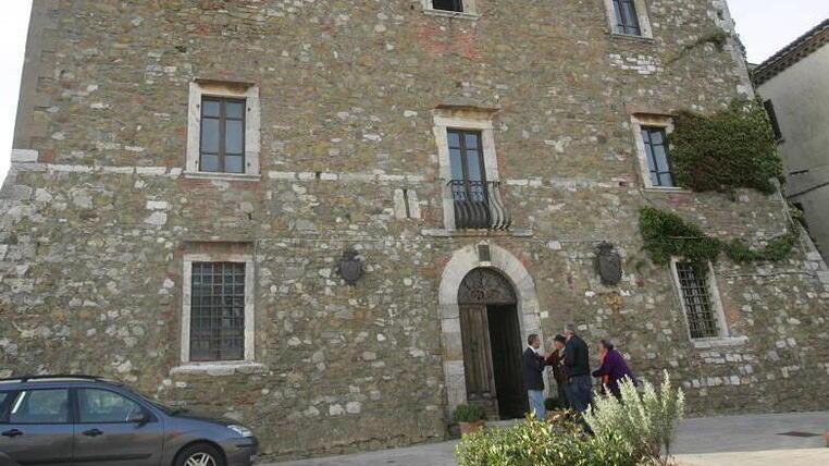 Il municipio di Manciano (foto d’archivio Enzo Russo)