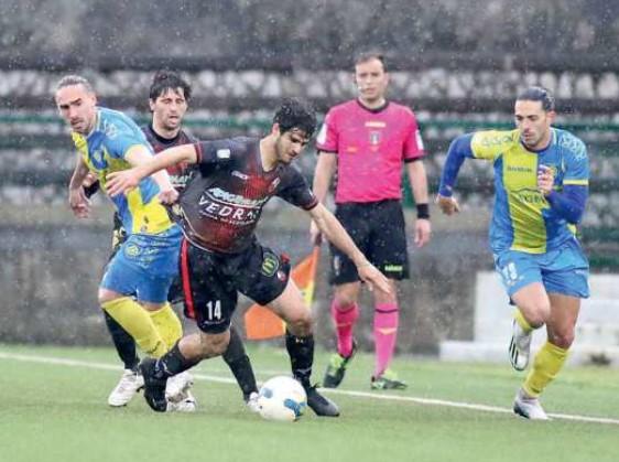 
	Quirini impegnato in un contrasto (Foto Cuffaro)

