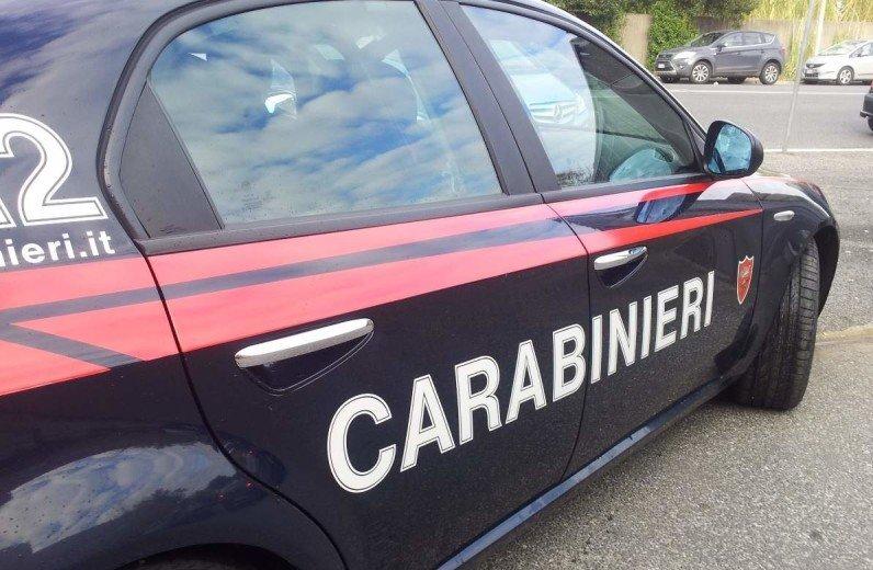 Pontedera, cliente molesto bloccato con lo spray