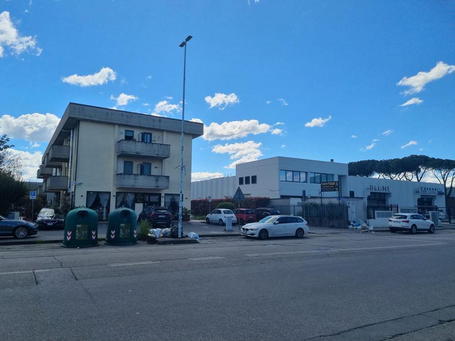 Prato, marito e moglie accoltellati nel loro ristorante