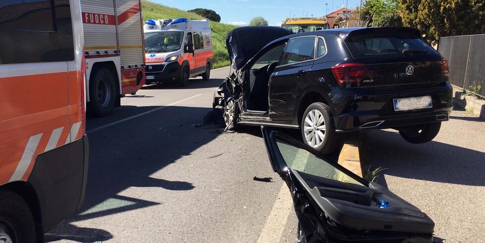 Sbanda con l’auto dopo un malore, schianto sulla statale Adriatica 