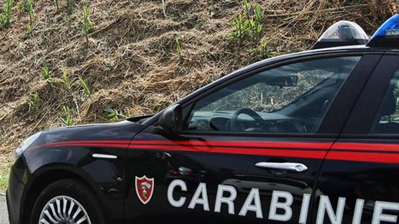 «Volevano rapire mio figlio 14enne in pieno centro a Carrara», allarme di una madre terrorizzata: indagini in corso