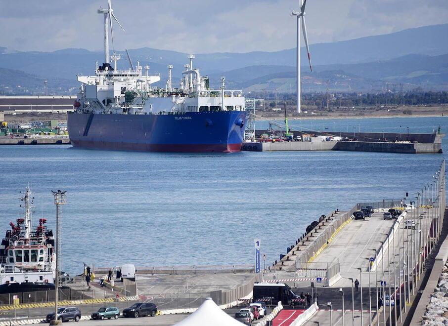 Rigassificatore di Piombino: il Comune continua la battaglia a suon di carte, nuovi ricorsi in arrivo