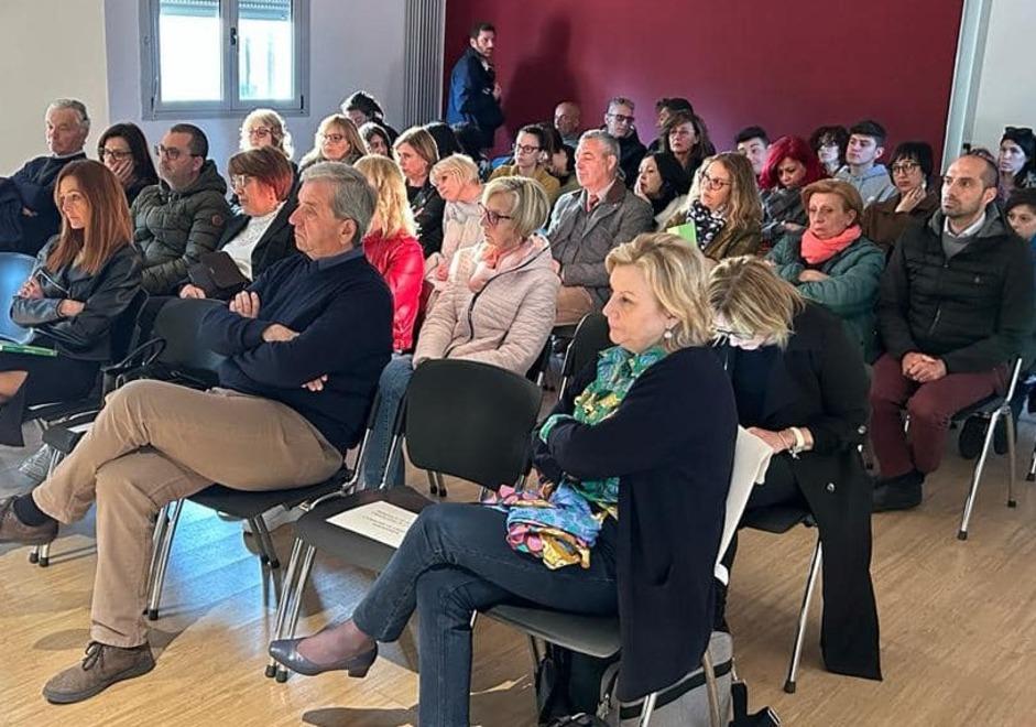 Vigarano, dipendenza dal web: l’insidia che cambia la vita dei figli