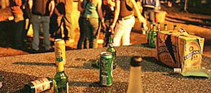 I giovani e le abbuffate di alcolici: «Bevono per sentirsi accettati»