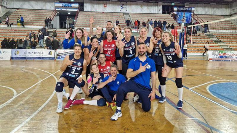 Follonica, esordio vincente ai playoff