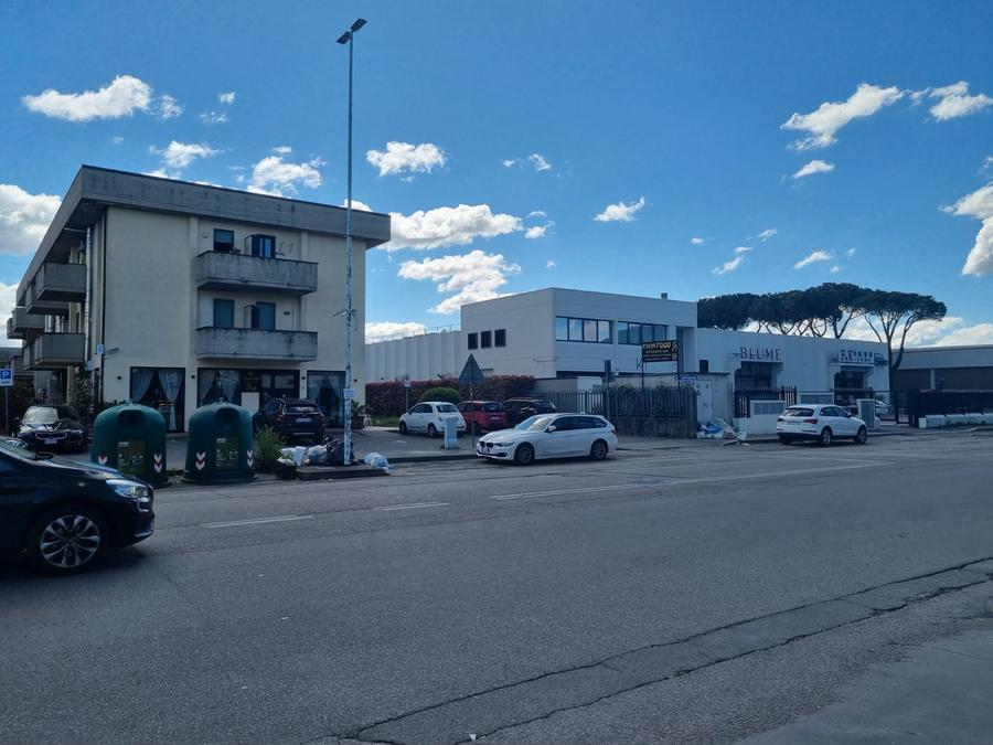 Marito e moglie accoltellati a Prato, gli aggressori sono i vicini
