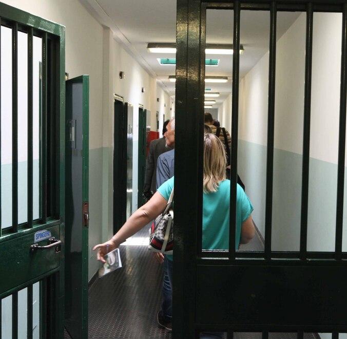 Situazione critica nel carcere di Reggio Emilia: «Serve subito un garante per i detenuti»