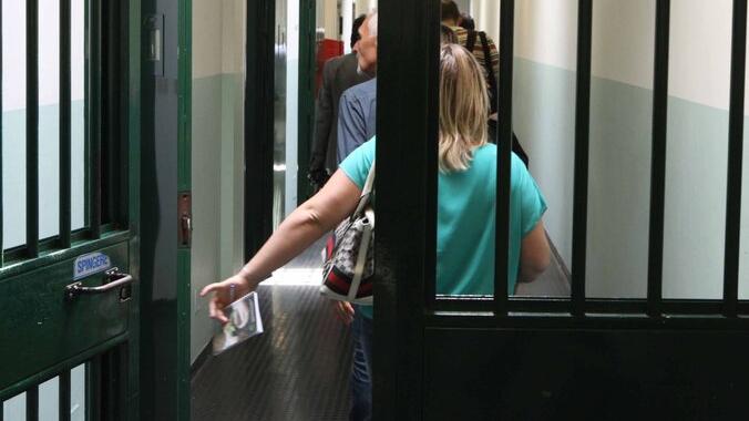 Situazione critica nel carcere di Reggio Emilia: «Serve subito un garante per i detenuti»