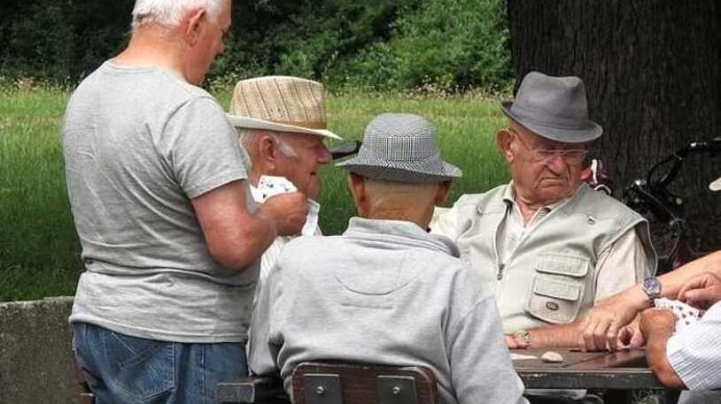 “Un giro di briscola in Appennino”: «Polemica in tv, ma il progetto porterà tanti benefici»