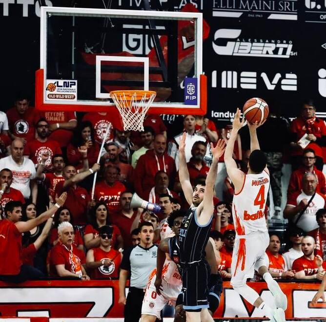 Cento, Tramec da applausi ma rotazione corta. Ora conviene guardare ai playoff