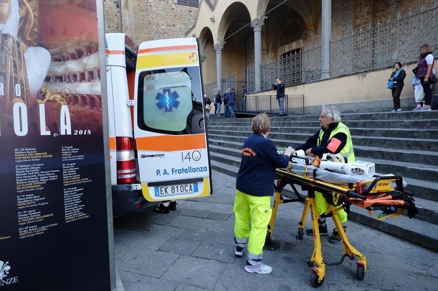 
	Gli inutili soccorsi al turista spagnolo morto nella basilica di Santa Croce a Firenze

