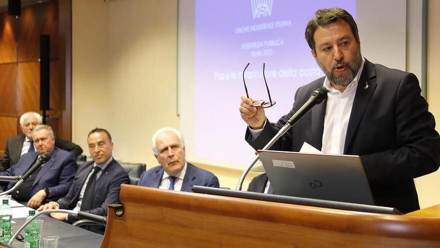Salvini agli industriali: «I treni veloci Pisa-Firenze sul tavolo del ministero»