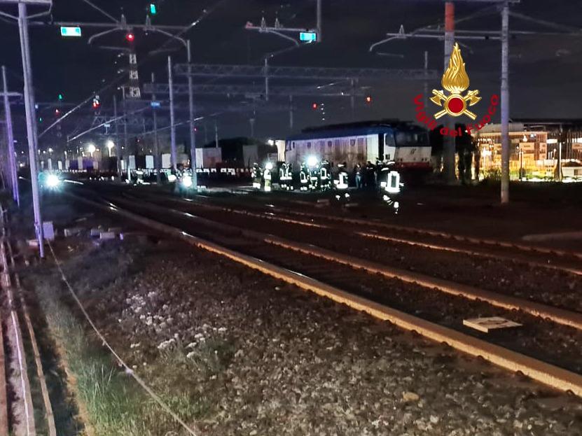 
	L'intervento dei vigili del fuoco sulla ferrovia

