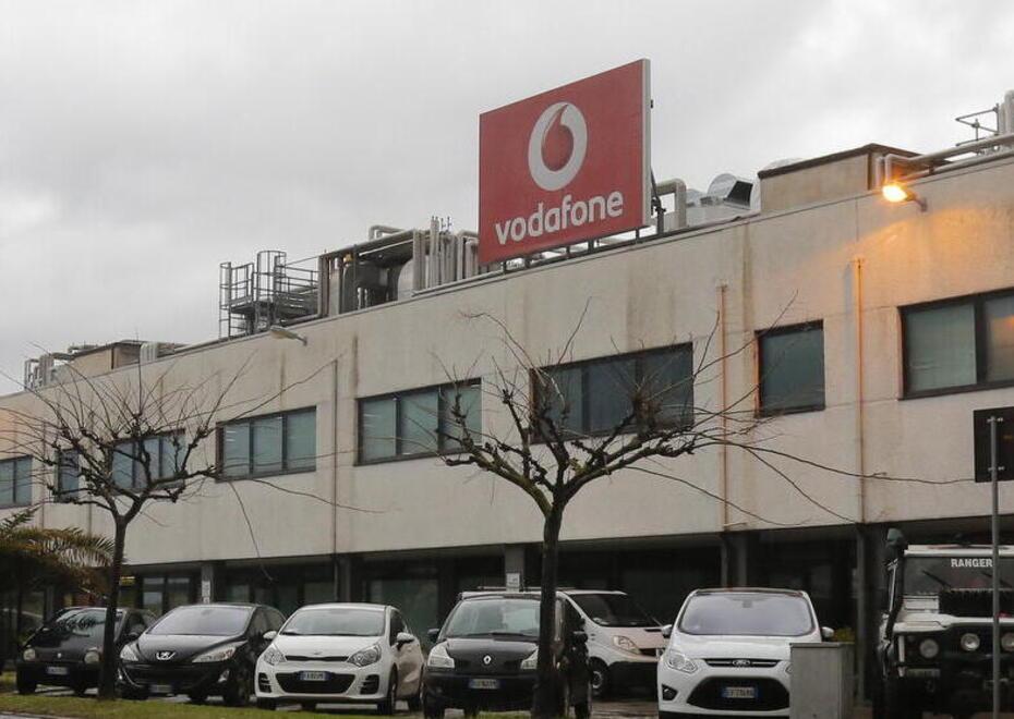 Pisa, Vodafone annuncia 97 licenziamenti. I sindacati si preparano alla battaglia
