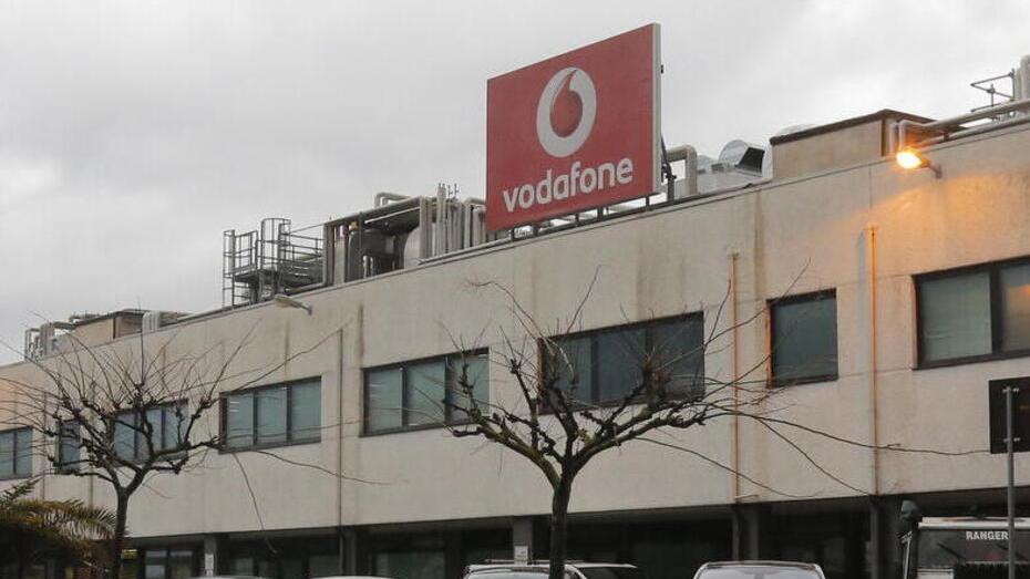 Pisa, Vodafone annuncia 97 licenziamenti. I sindacati si preparano alla battaglia