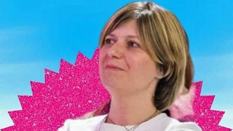 Empoli, Brenda Barnini come Barbie per la campagna del Dem festival